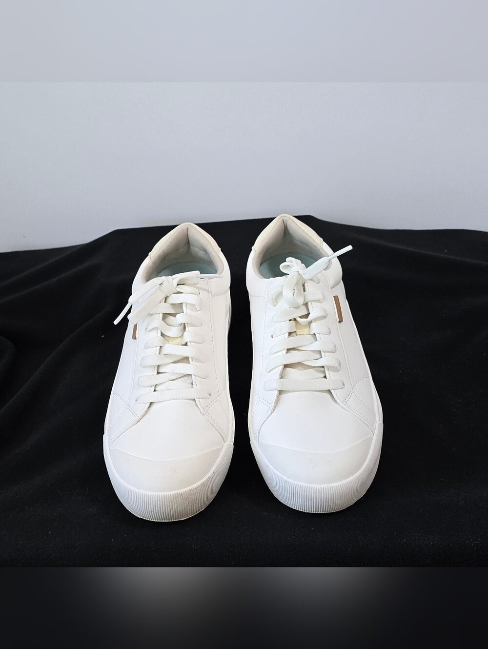 Dr. Scholl's Women's White Low-Top Lace-Up Sneakers